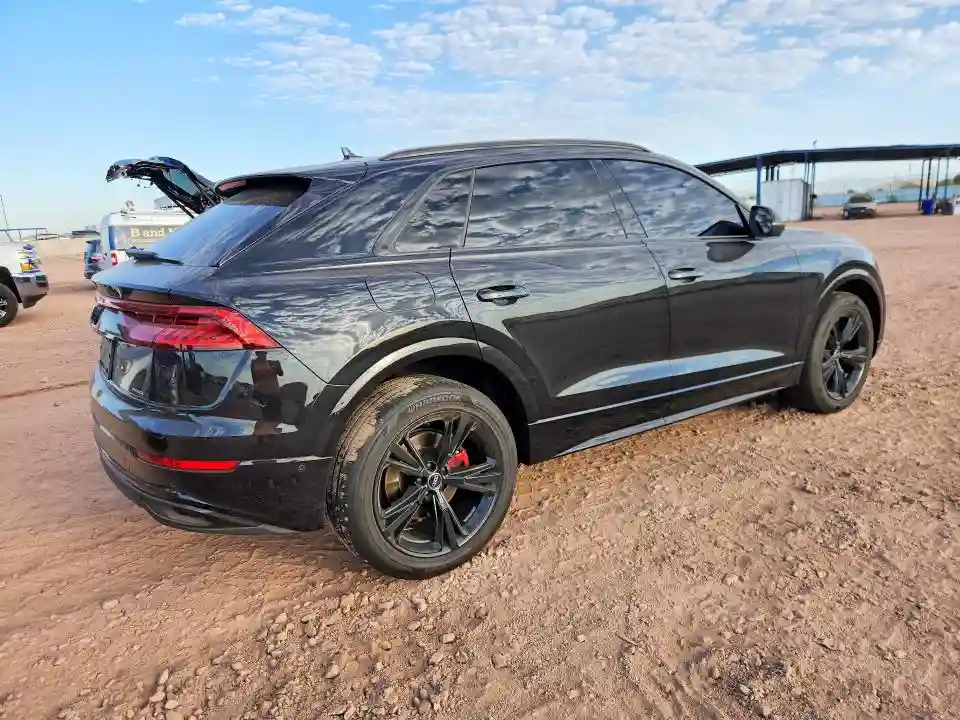 WA1BVBF14ND026648 2022 AUDI Q8-2
