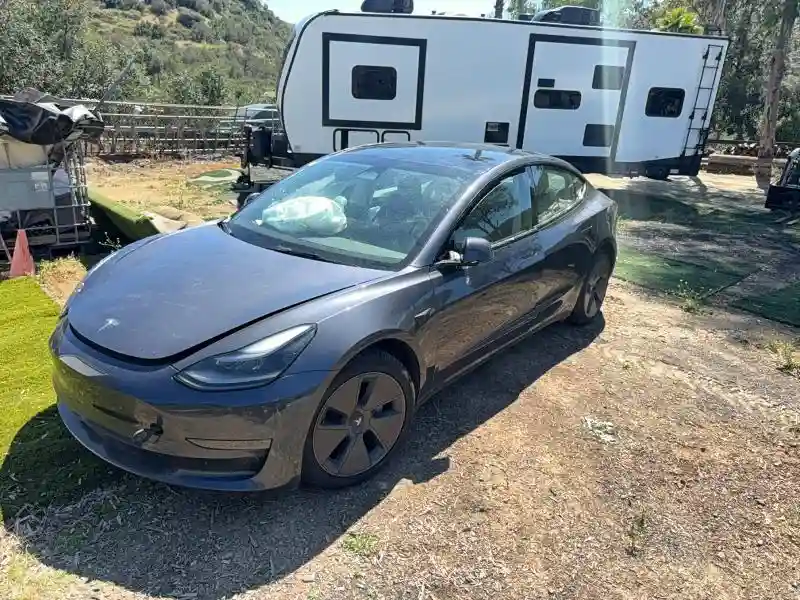 5YJ3E1EB3PF612526 2023 TESLA MODEL 3-1