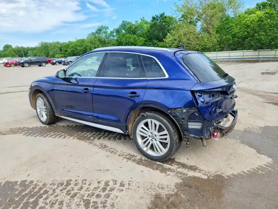 WA1BNAFY5J2002551 2018 AUDI Q5-1