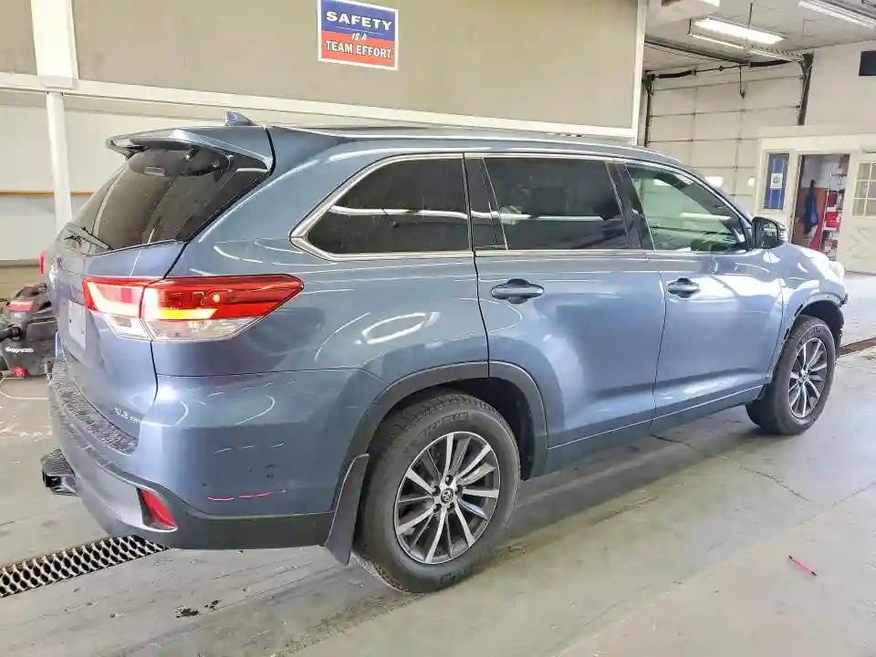 5TDJZRFH0HS511535 2017 TOYOTA HIGHLANDER-2