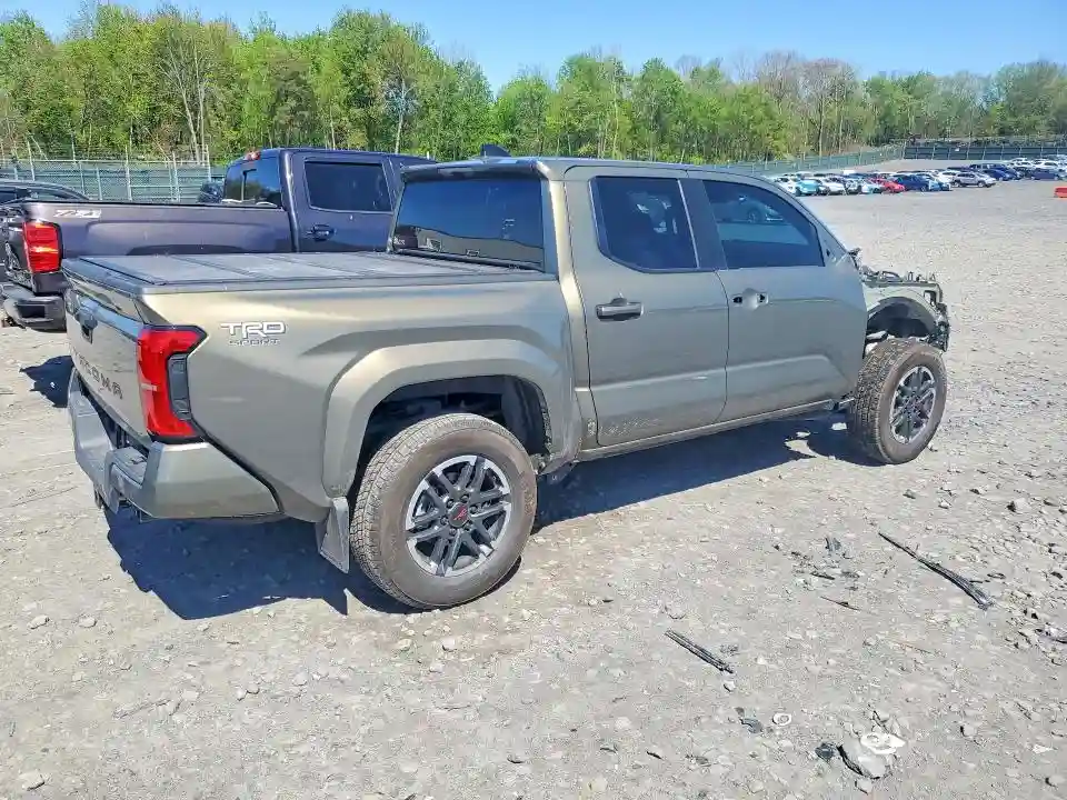 3TYLE5JN3ST098998 2025 TOYOTA TACOMA-2