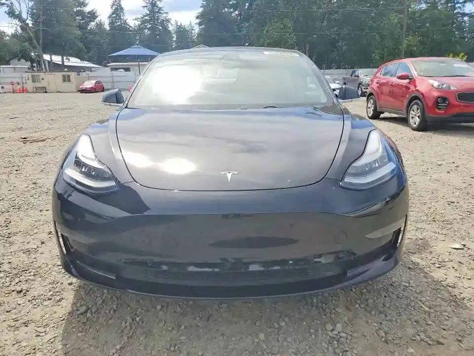 5YJ3E1EAXJF165630 2018 TESLA MODEL 3-4