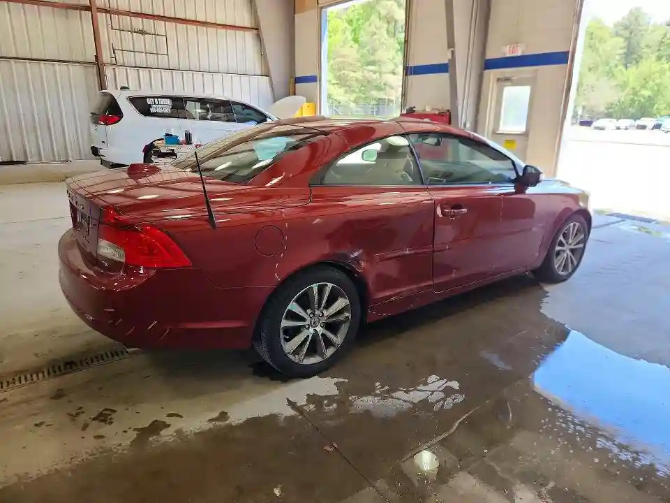 YV1672MC6BJ108085 2011 VOLVO C70-2
