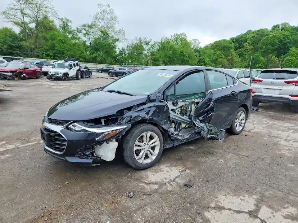 1G1BE5SM8K7117335 2019 CHEVROLET CRUZE-0