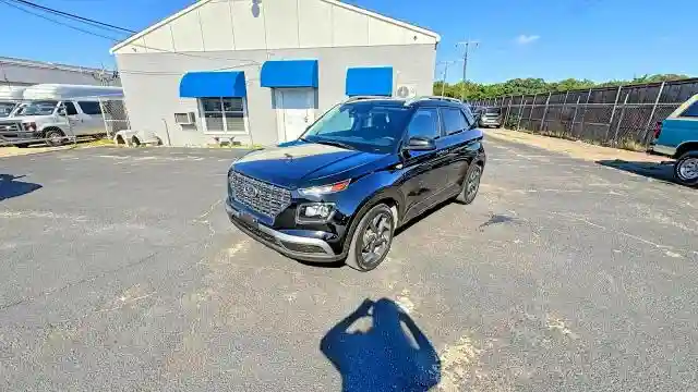KMHRC8A34NU173263 2022 HYUNDAI VENUE-1