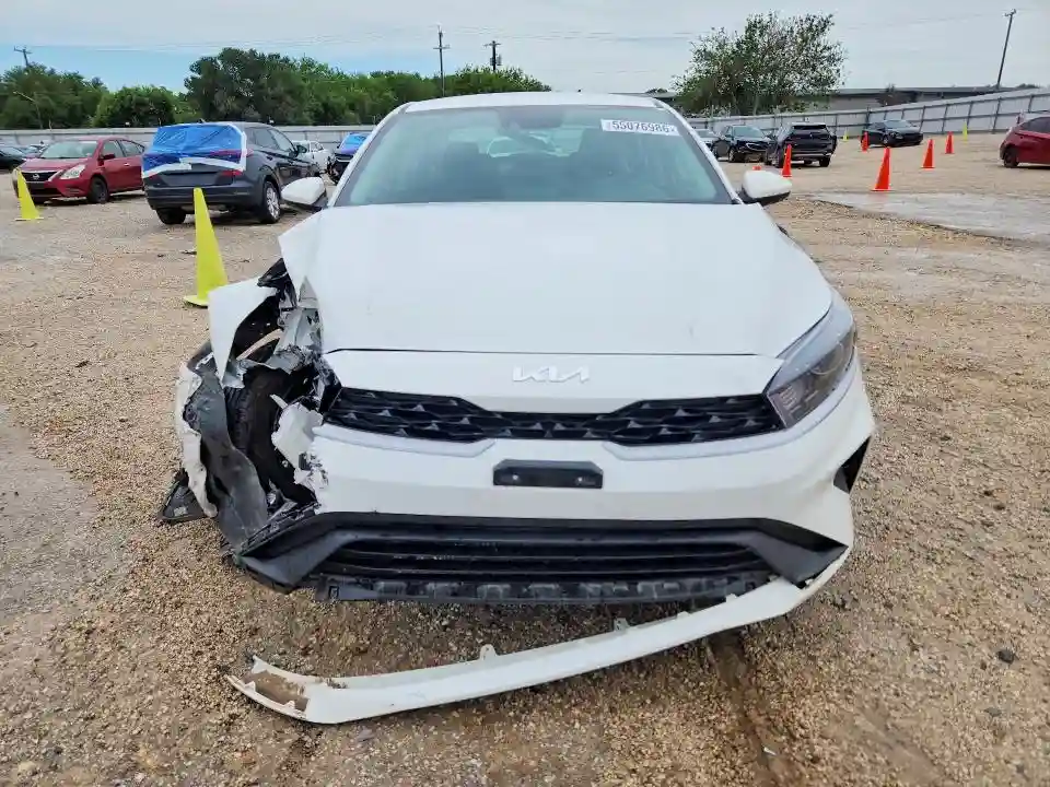 3KPF24ADXRE782051 2024 KIA FORTE-4