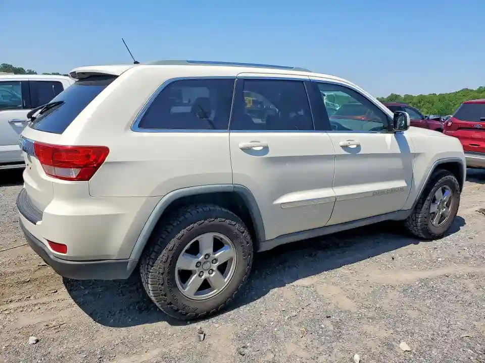 1J4RR4GG5BC577187 2011 JEEP CHEROKEE-2