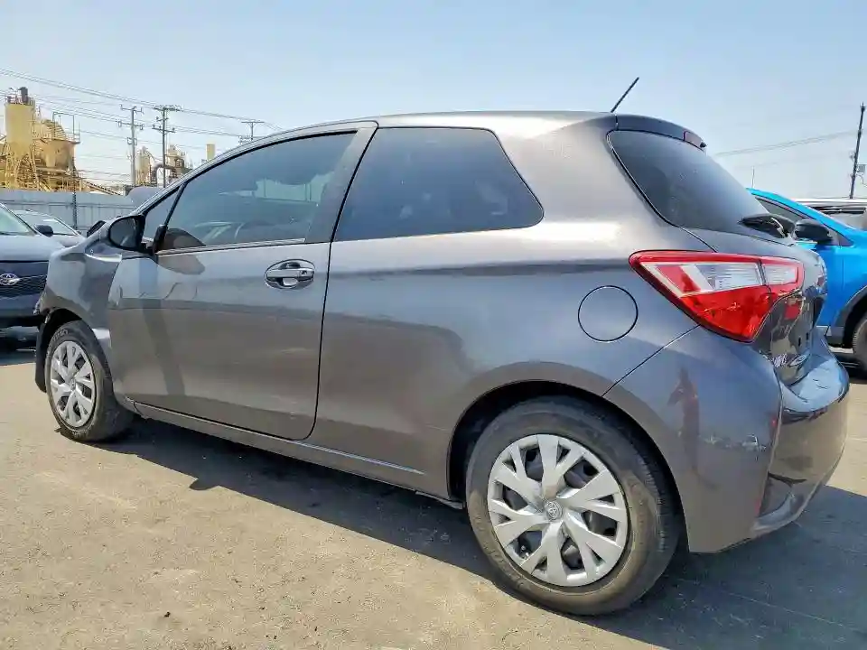 VNKJTUD33JA098533 2018 TOYOTA YARIS-1