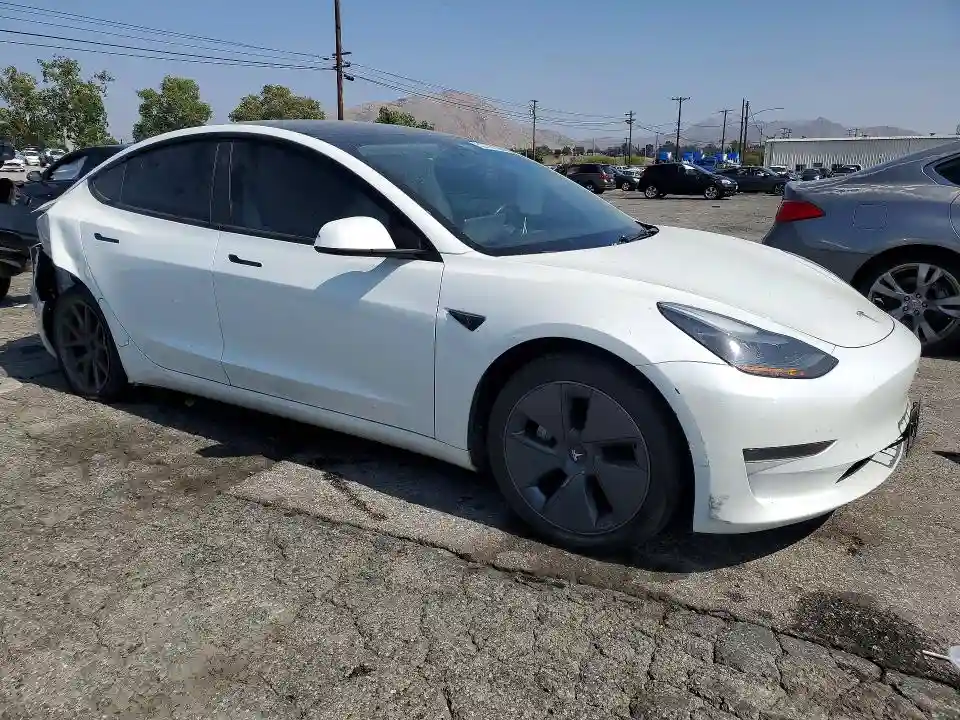 5YJ3E1EA2PF476364 2023 TESLA MODEL 3-3