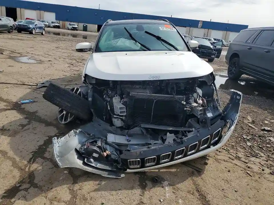 3C4NJDCB7HT665080 2017 JEEP COMPASS-4