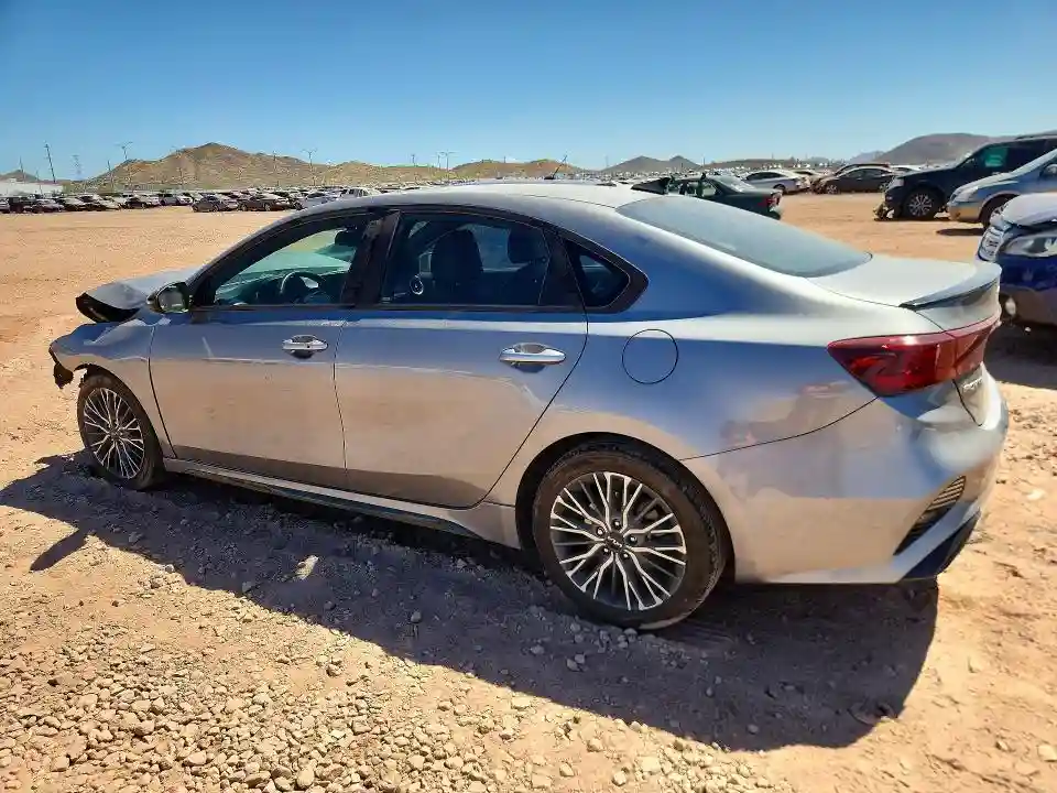 3KPF54AD7NE421832 2022 KIA FORTE-1