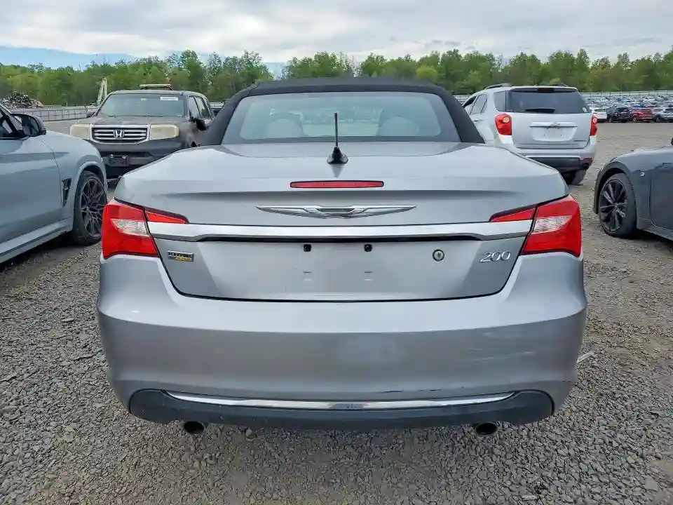 1C3BCBEG8EN131158 2014 CHRYSLER 200-5