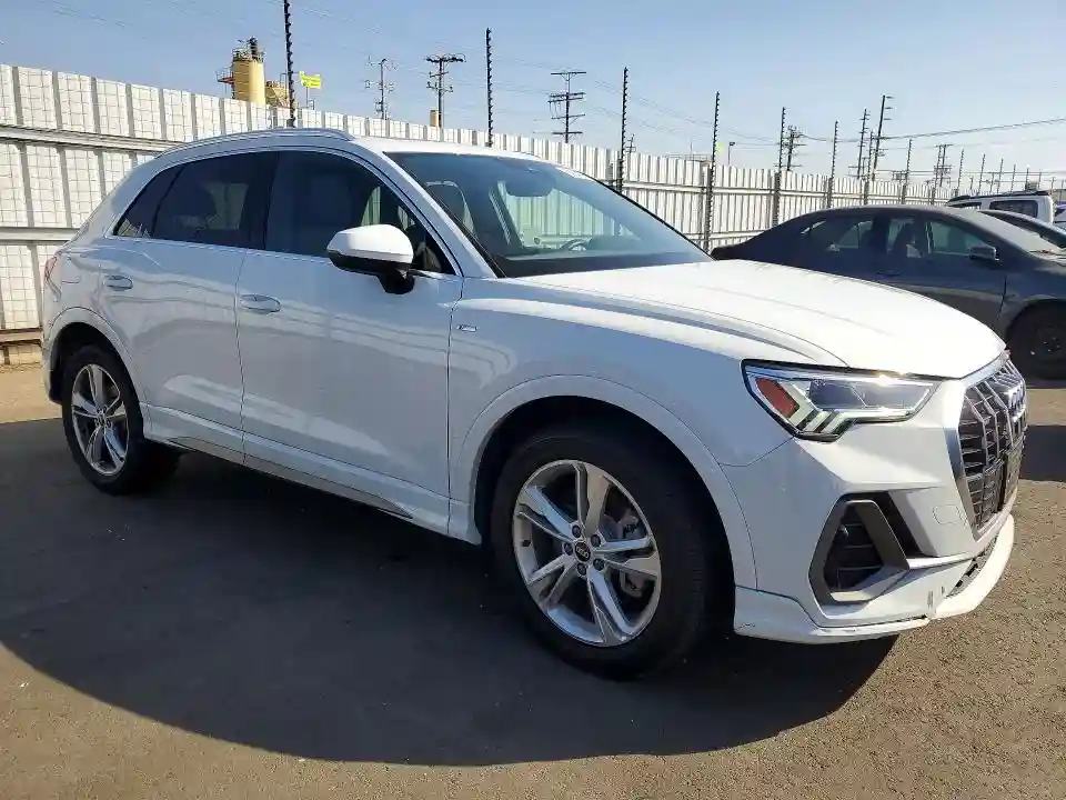 WA1EECF31N1008159 2022 AUDI Q3-3