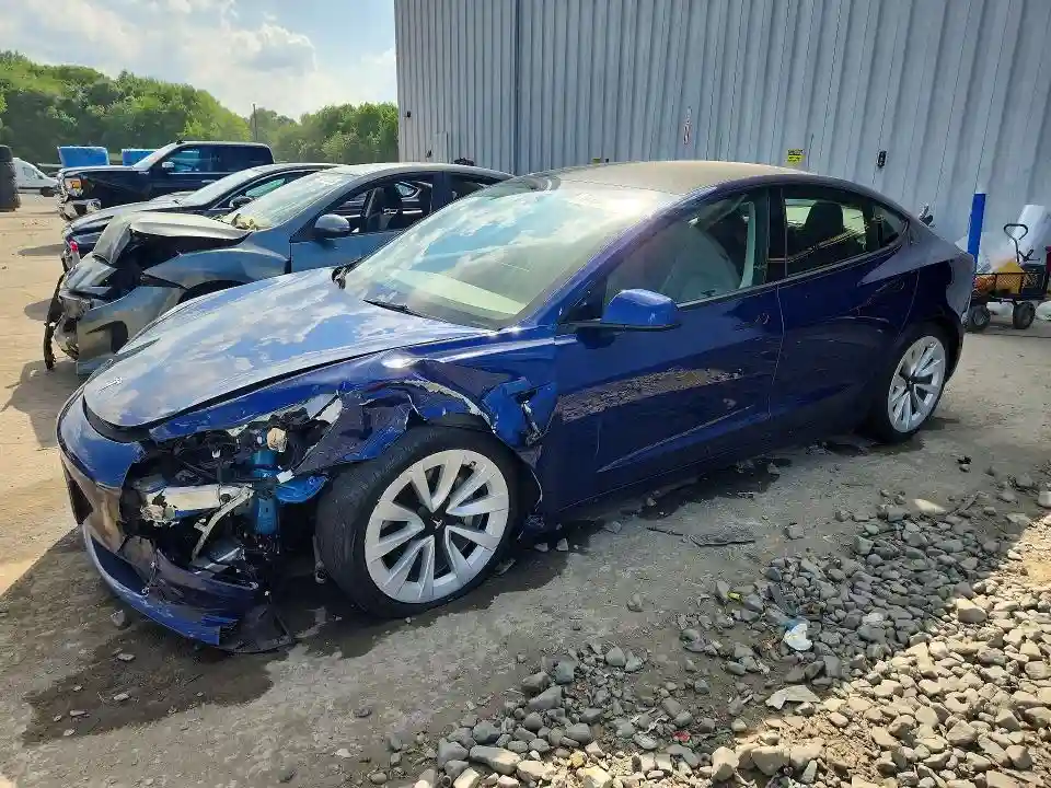 5YJ3E1EB5PF660934 2023 TESLA MODEL 3-0