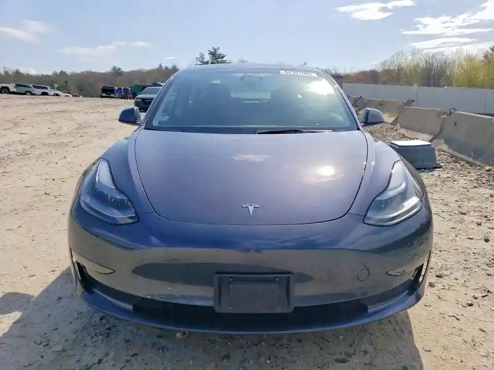 5YJ3E1EA5PF675845 2023 TESLA MODEL 3-4