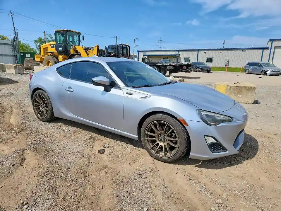 JF1ZNAA19F8701707 2015 SCION FRS-3