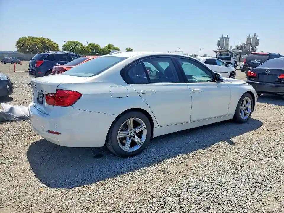 WBA3D3C5XEK157117 2014 BMW 3 SERIES-2
