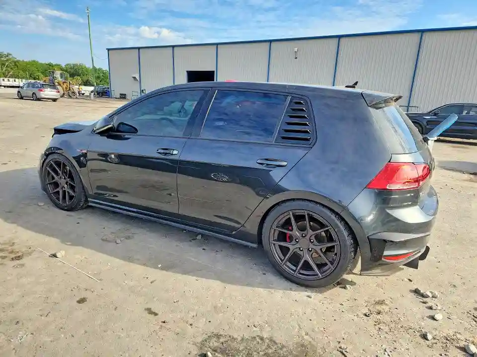3VW4T7AU3FM009877 2015 VOLKSWAGEN GTI-1