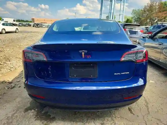 5YJ3E1EB5PF660934 2023 TESLA MODEL 3-5