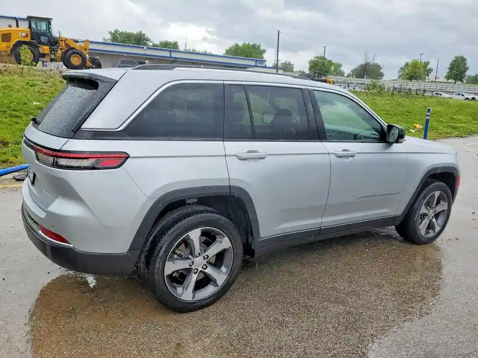 1C4RJYB67N8747768 2022 JEEP GRAND CHEROKEE-2