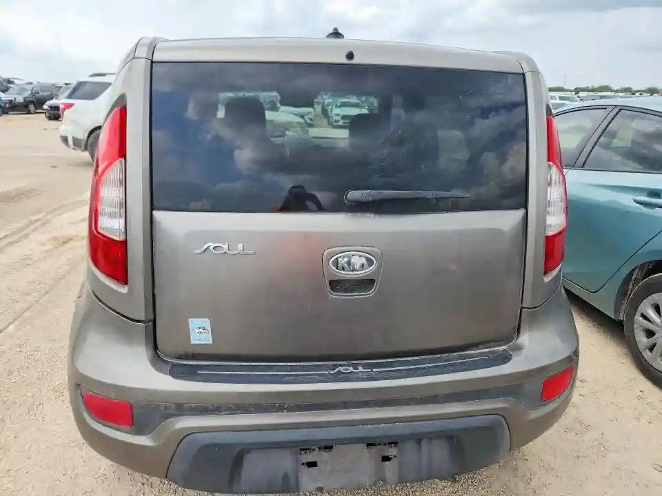 KNDJT2A64C7387433 2012 KIA SOUL-5