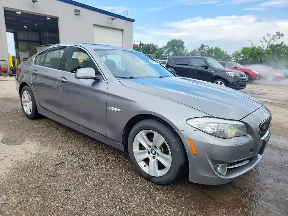 WBAXH5C5XDD110898 2013 BMW 5 SERIES-3