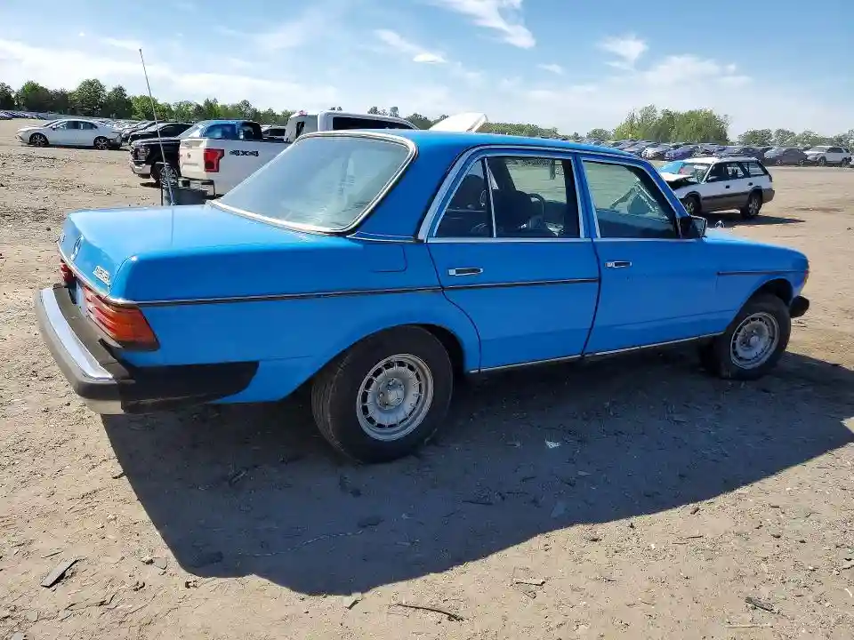 WDBAB23A6CB350612 1982 MERCEDES-BENZ 240-CLASS-2