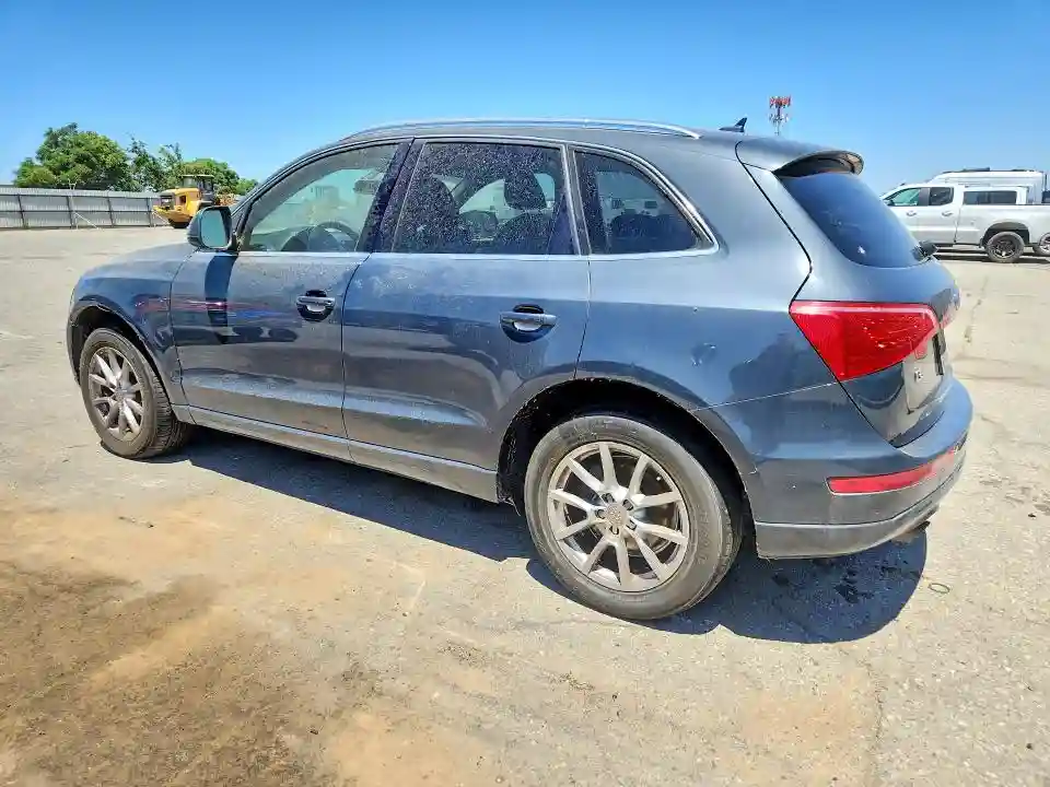 WA1CKAFP3AA012330 2010 AUDI Q5-1