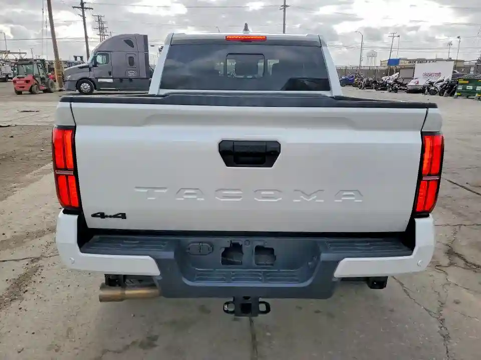 3TYLB5JN7ST095269 2025 TOYOTA TACOMA-5