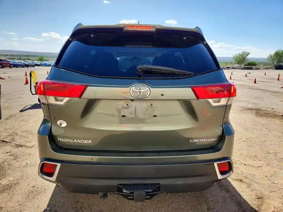 5TDDZRFH8JS877553 2018 TOYOTA HIGHLANDER-5
