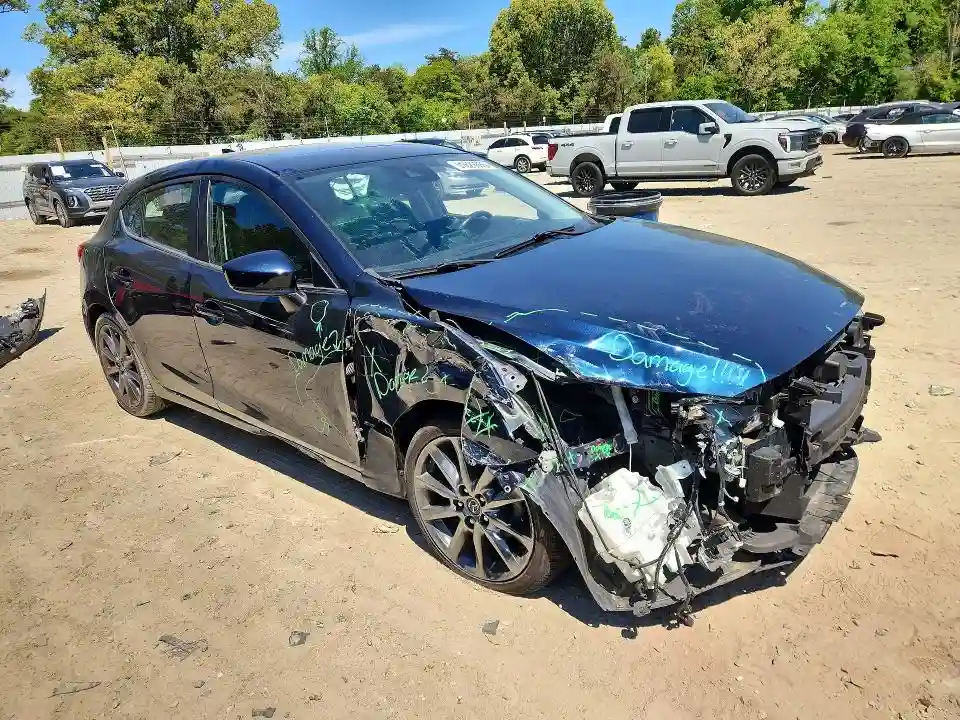 3MZBN1M39JM257304 2018 MAZDA 3-3