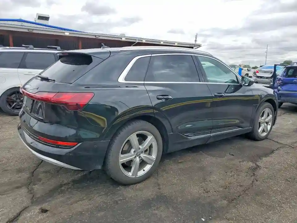 WA1VAAGE0KB020535 2019 AUDI E-TRON-2