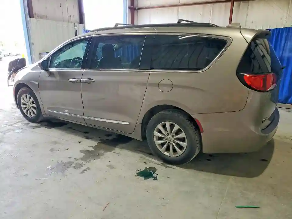 2C4RC1BG4HR733698 2017 CHRYSLER PACIFICA-1