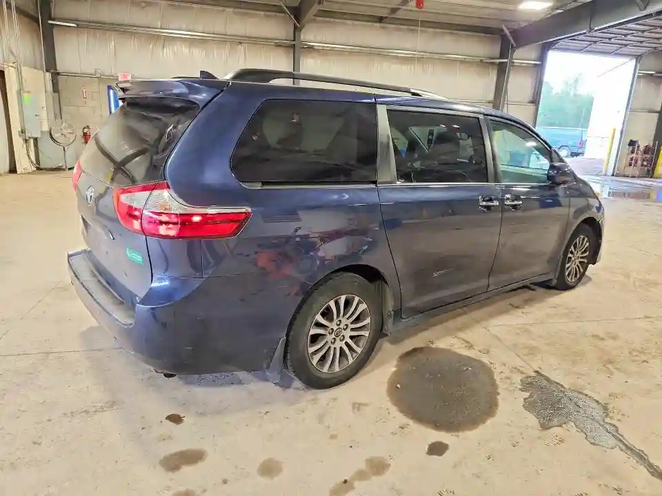 5TDYZ3DC9JS934400 2018 TOYOTA SIENNA-2
