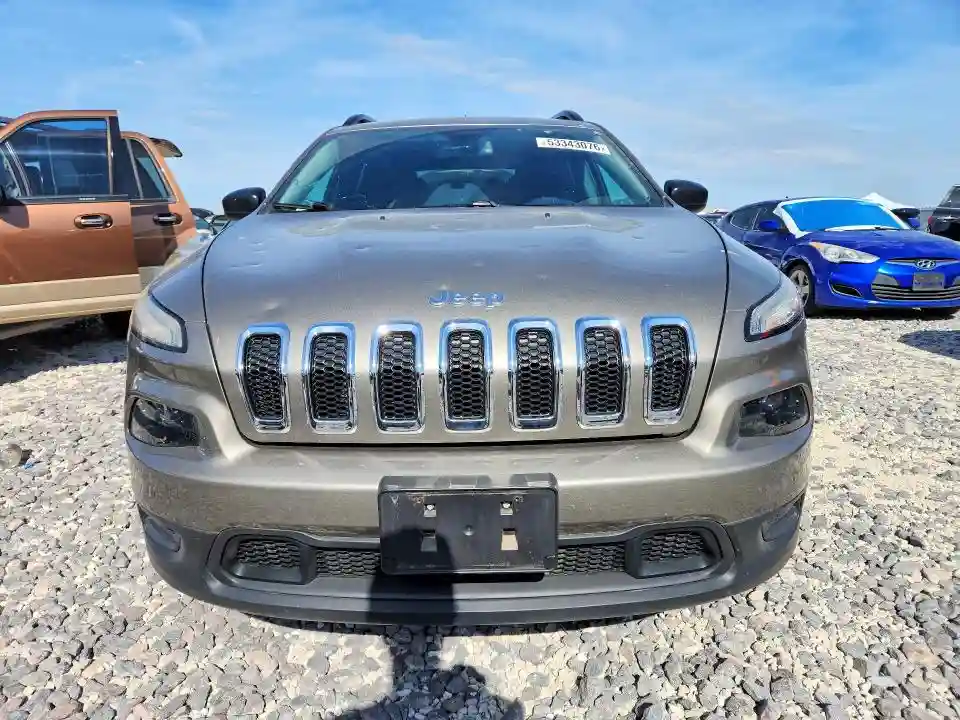 1C4PJMAB2HW602460 2017 JEEP GRAND CHEROKEE-4