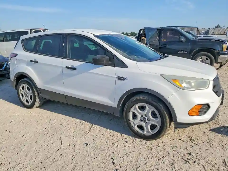 1FMCU0F70HUC00429 2017 FORD ESCAPE-3