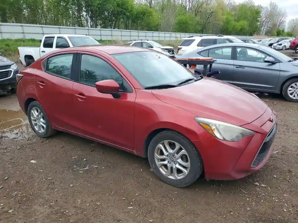 3MYDLBYV5JY300582 2018 TOYOTA YARIS IA B-3