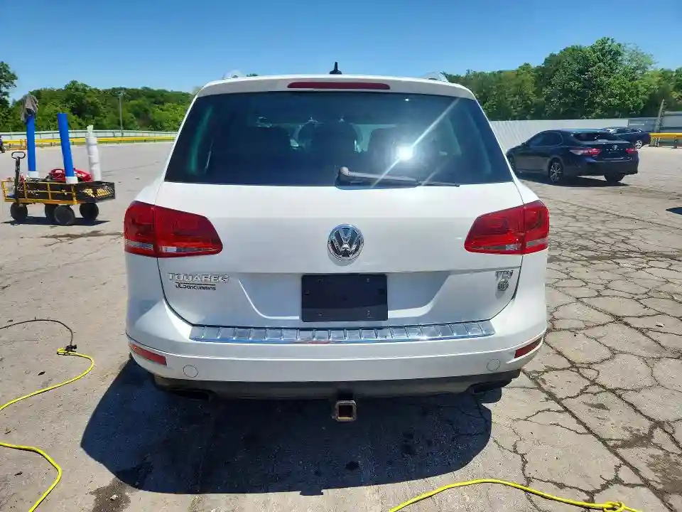 WVGEK9BPXCD008033 2012 VOLKSWAGEN TOUAREG-5
