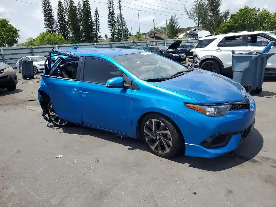 JTNKARJE3JJ561918 2018 TOYOTA COROLLA-3