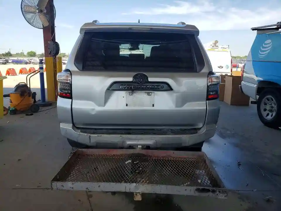 JTEZU5JR8J5190037 2018 TOYOTA 4RUNNER-5