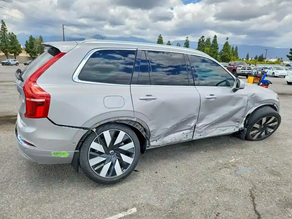YV4H60CA3P1932216 2023 VOLVO XC90-2