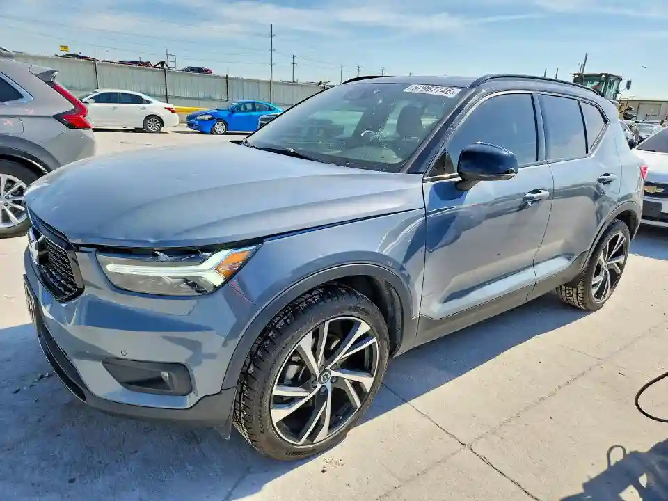 YV4162UM2M2560055 2021 VOLVO XC40-0