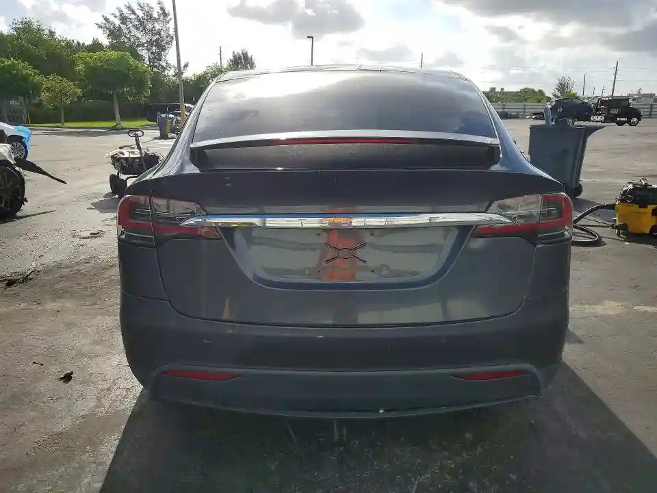 5YJXCDE29HF052215 2017 TESLA MODEL X-5