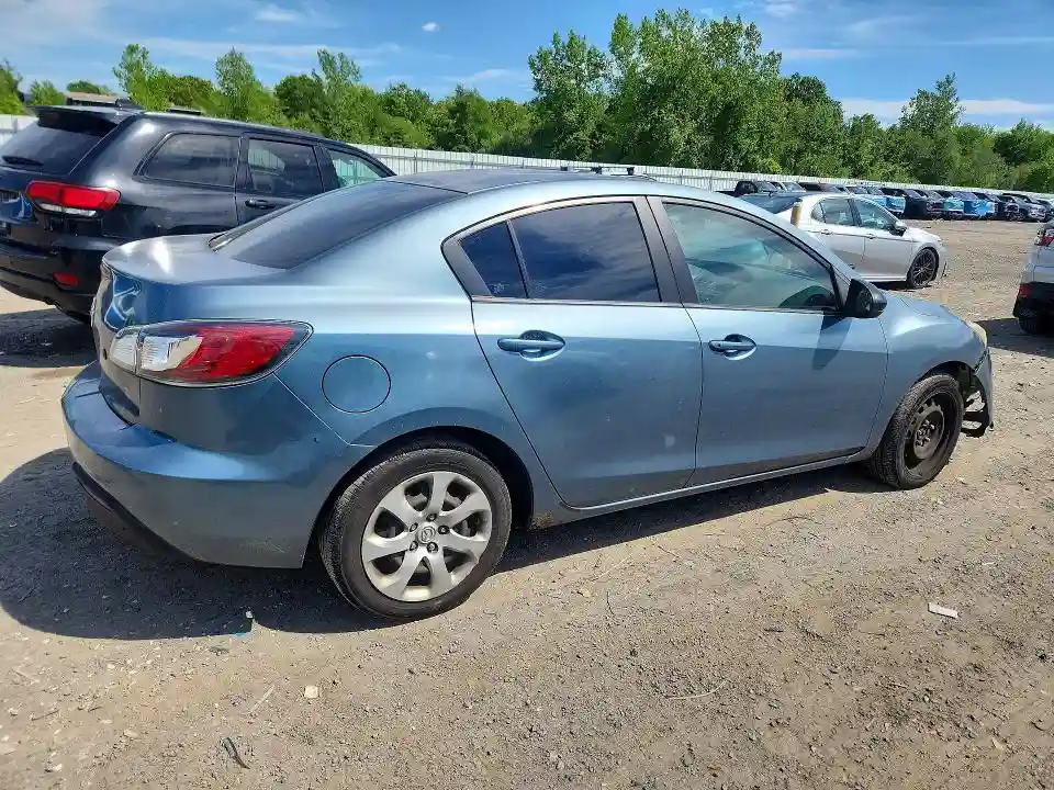 JM1BL1SF9A1318993 2010 MAZDA 3-2