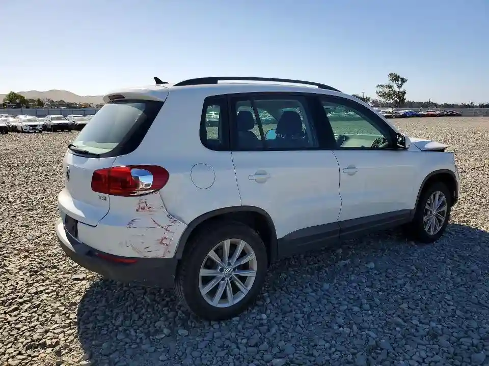 WVGAV7AX3HK042796 2017 VOLKSWAGEN TIGUAN-2