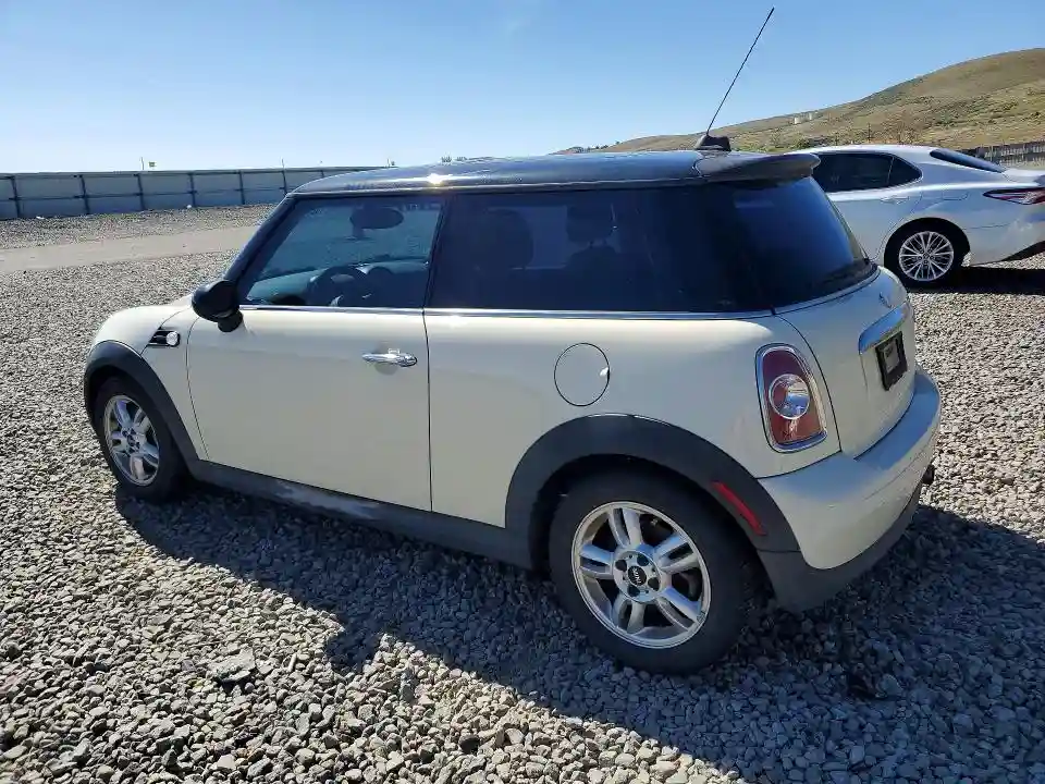 WMWSU3C56BT091652 2011 MINI COOPER-1