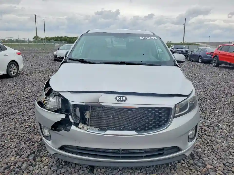 KNDMC5C1XG6136962 2016 KIA SEDONA-4