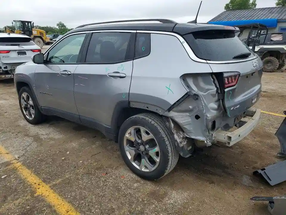 3C4NJDCB1JT265943 2018 JEEP COMPASS-1