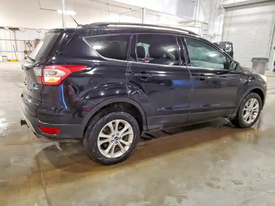 1FMCU9G9XHUC26105 2017 FORD ESCAPE-2