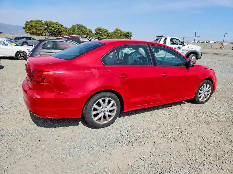 3VWDP7AJ9CM450435 2012 VOLKSWAGEN JETTA-2